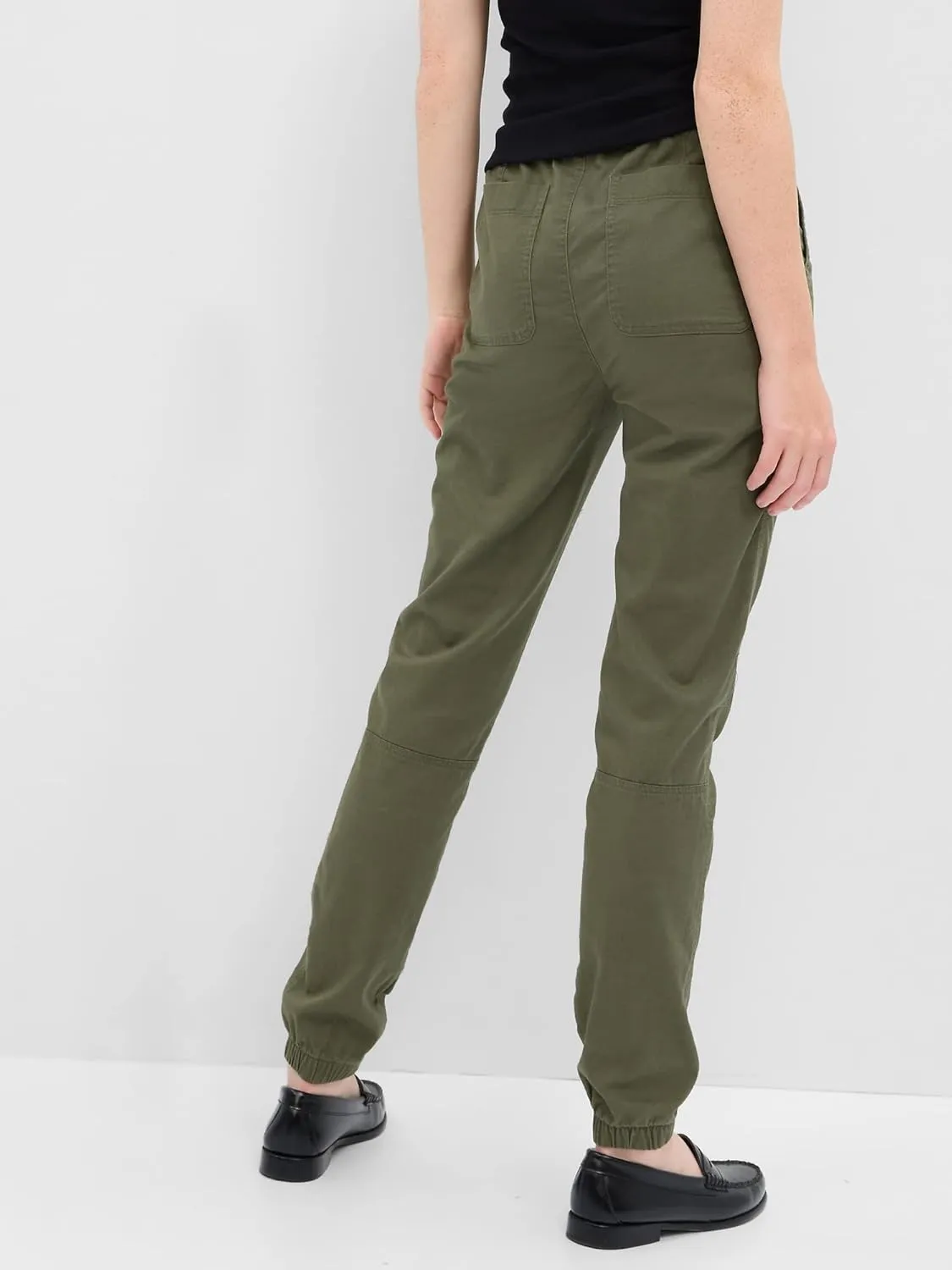 GAP Women's Girlfriend Jogger