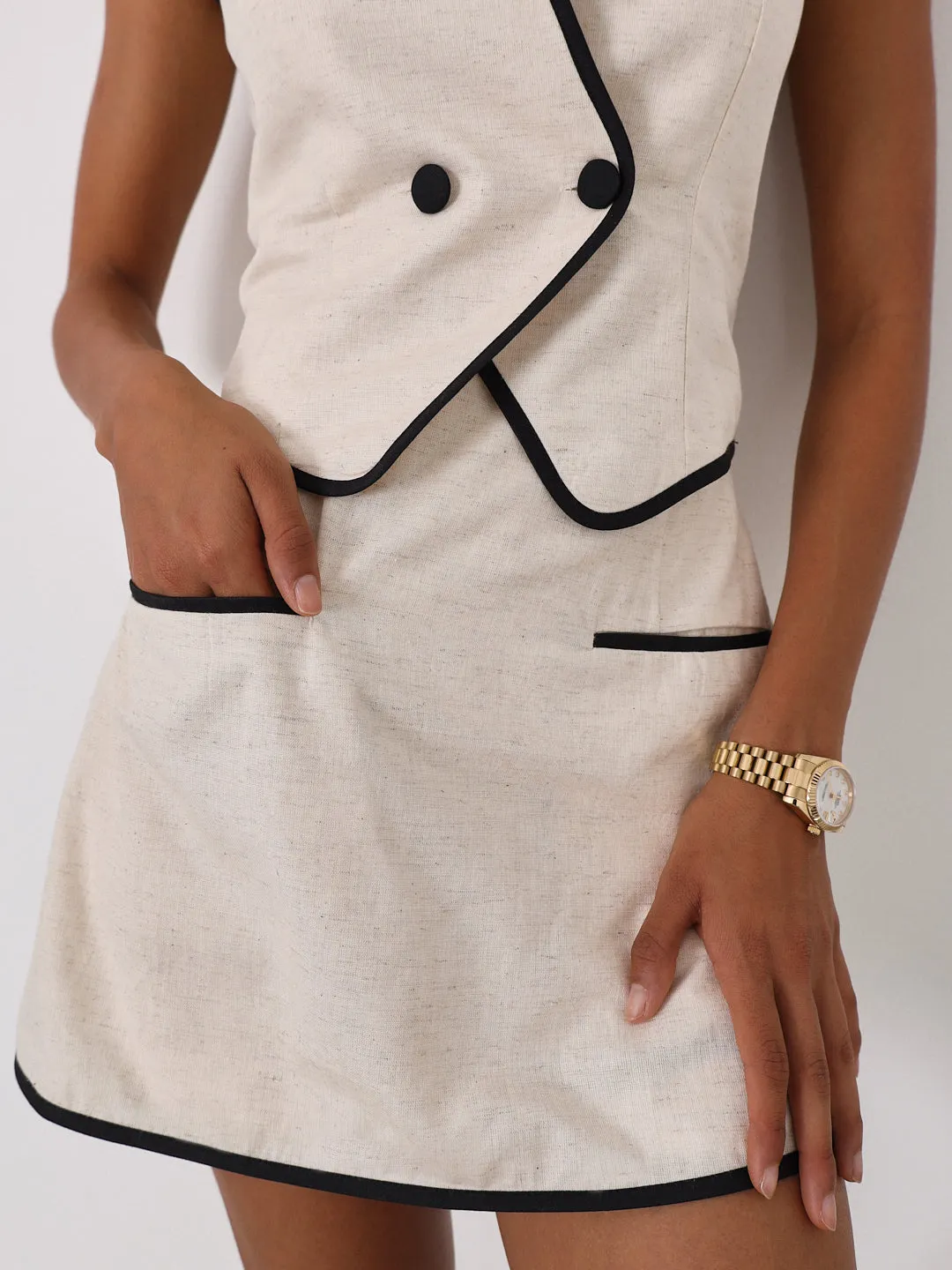 Julii Linen Blend Contrast Trim Tailored Skort | Beige & Black
