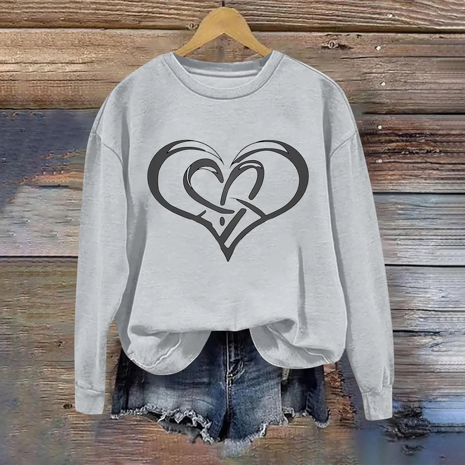 Oversized Hoodless Fall Sweatshirt for Womens Print Big Heart Long Sleeve Crewneck Solid Shirts 2024 Pullover
