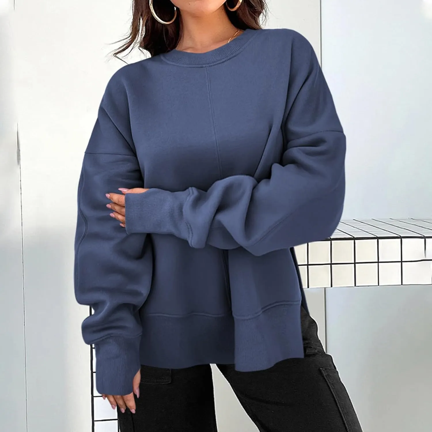 Oversized Sweatshirts for Women Loose Fit Long Sleeve Crew Neck Sweatshirts Casual Split Hem Thumb Hole Pullover